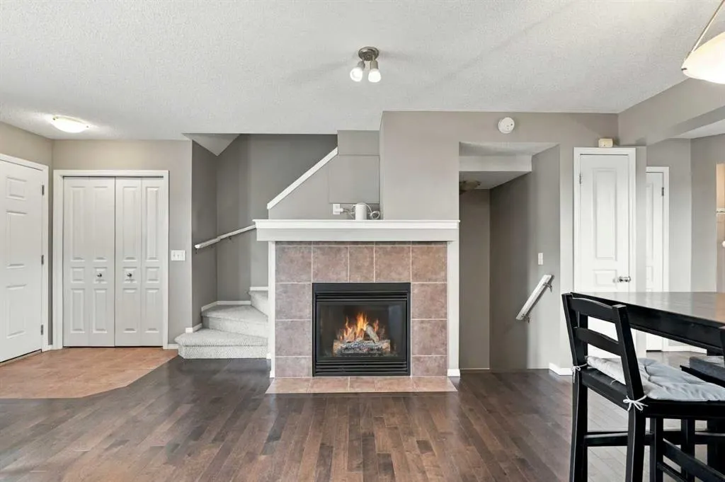 144 Elgin Meadows View SE