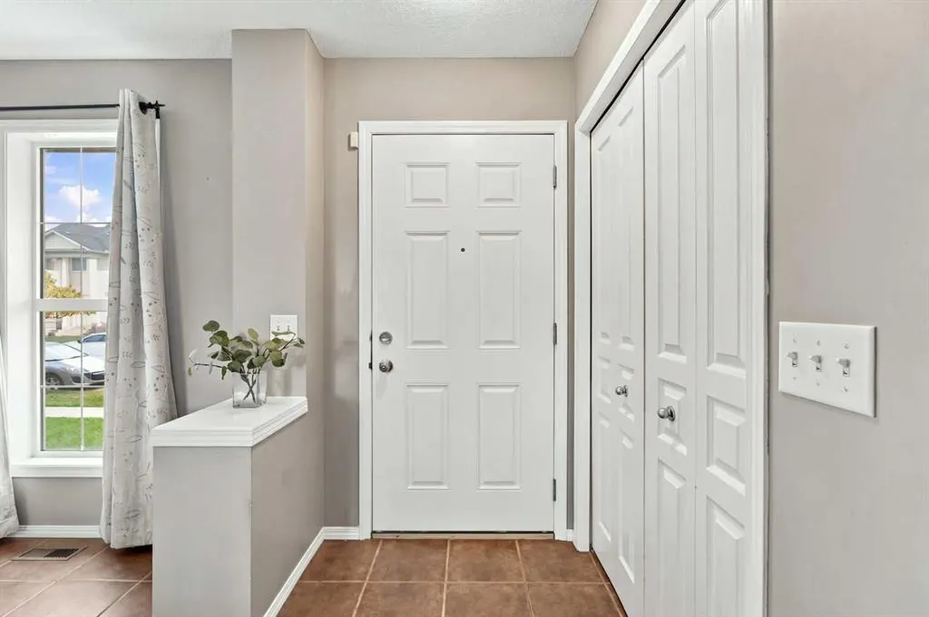 144 Elgin Meadows View SE