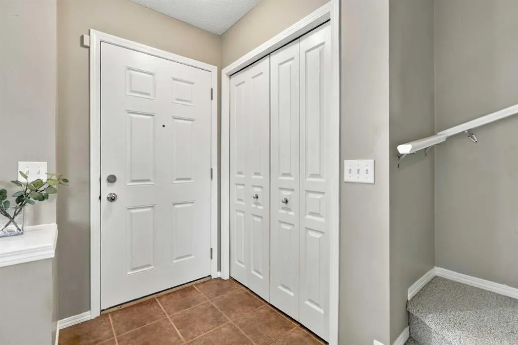 144 Elgin Meadows View SE