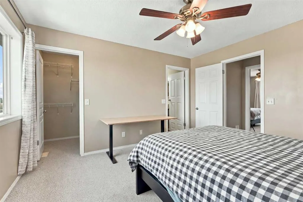 144 Elgin Meadows View SE