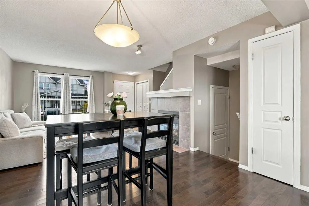 144 Elgin Meadows View SE