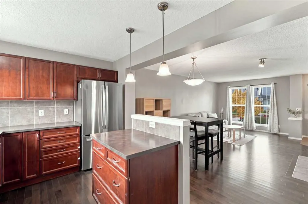 144 Elgin Meadows View SE