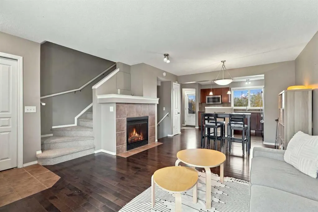 144 Elgin Meadows View SE