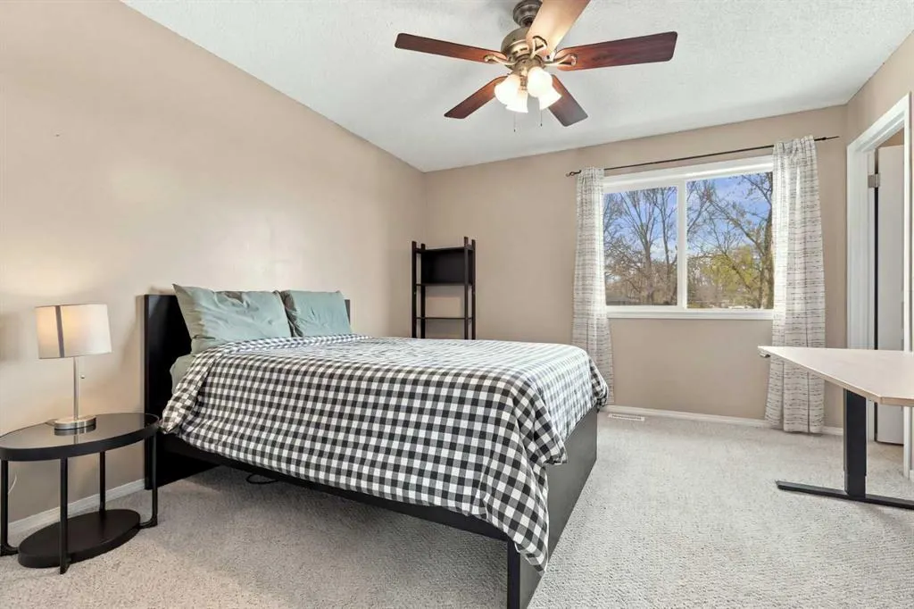 144 Elgin Meadows View SE