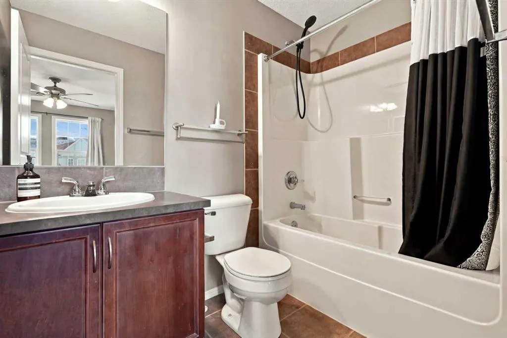 144 Elgin Meadows View SE