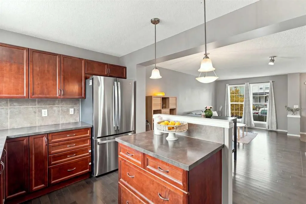 144 Elgin Meadows View SE