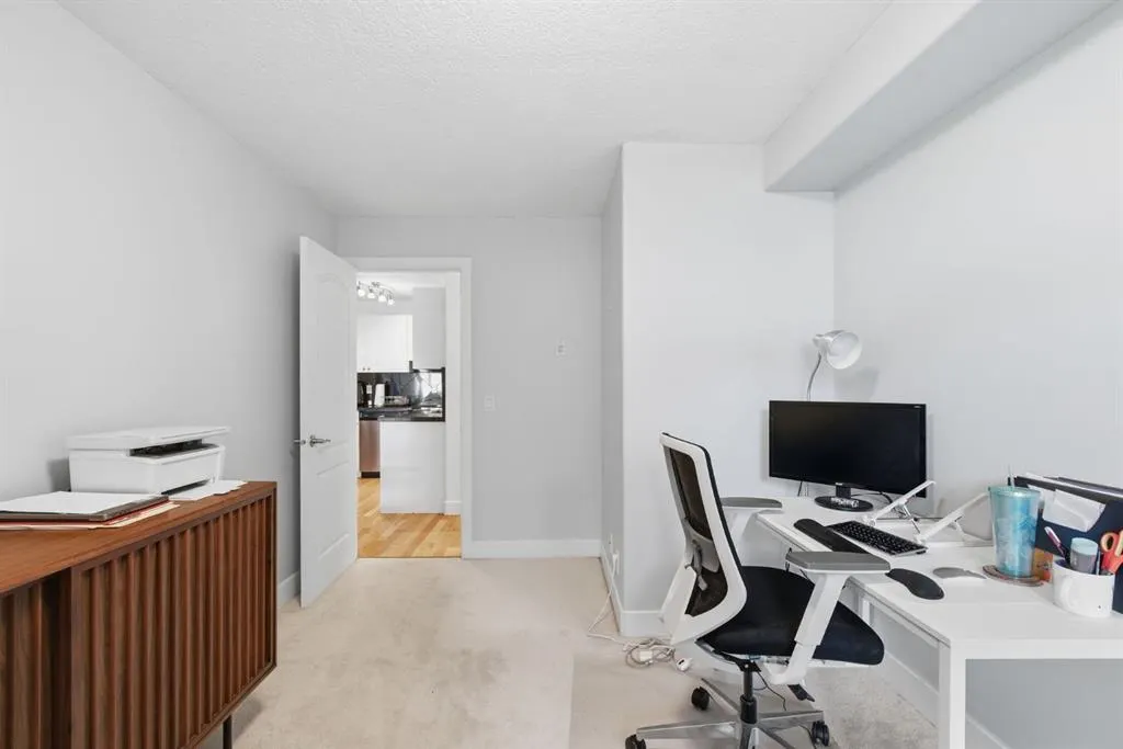 716 3 Avenue NW #305