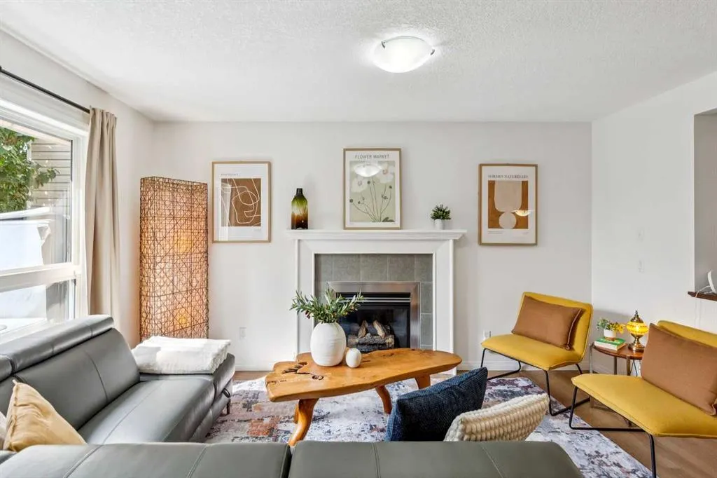 242 Cougar Plateau Mews SW