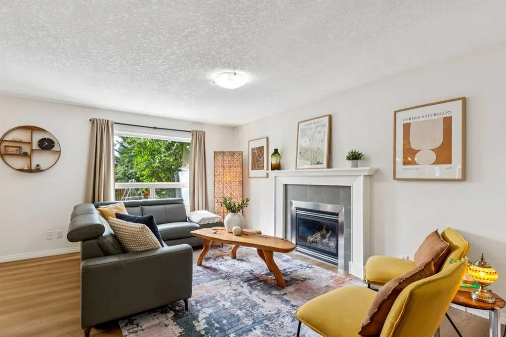 242 Cougar Plateau Mews SW
