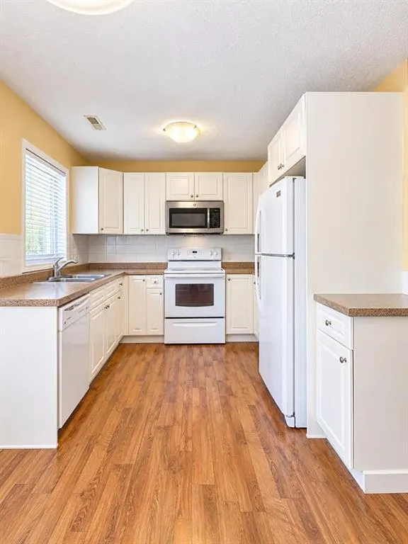 111 4 Avenue #D