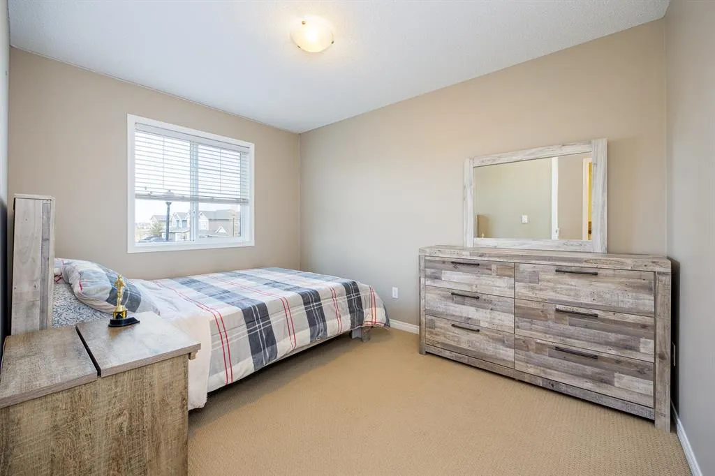 462 Williamstown Green NW