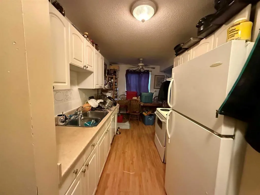 4904 54 Street #202