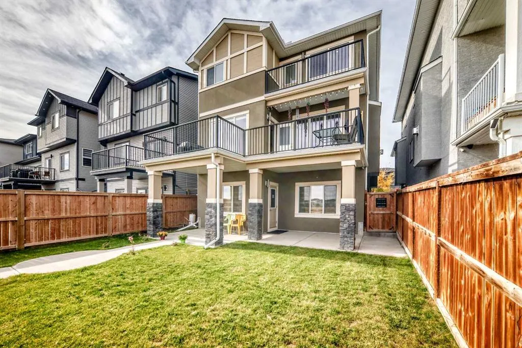 260 Corner Meadows Manor NE