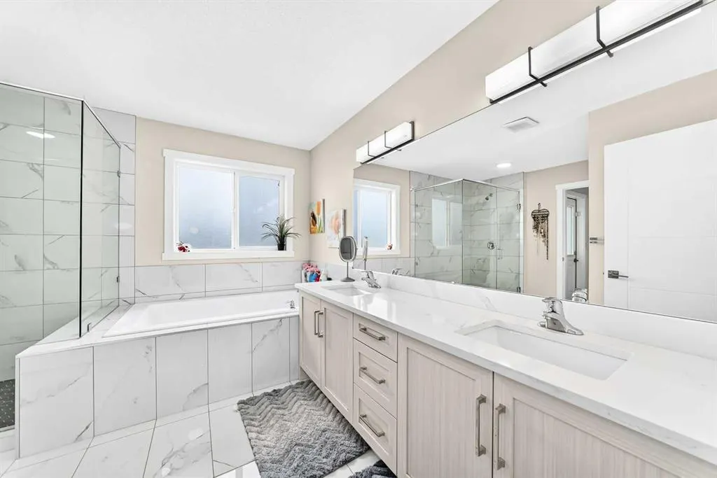 260 Corner Meadows Manor NE