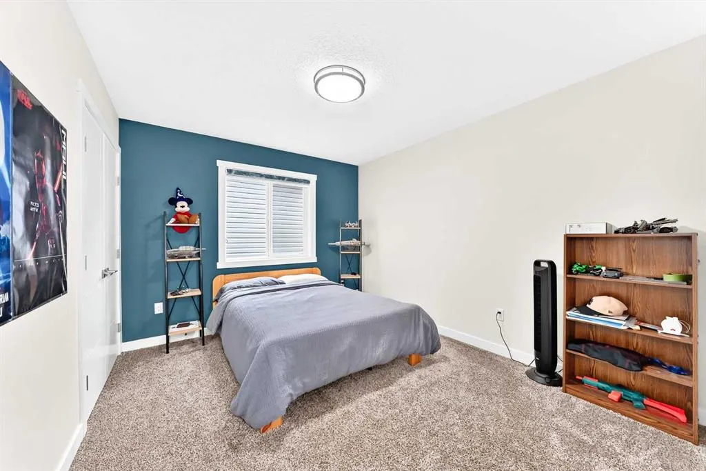 260 Corner Meadows Manor NE