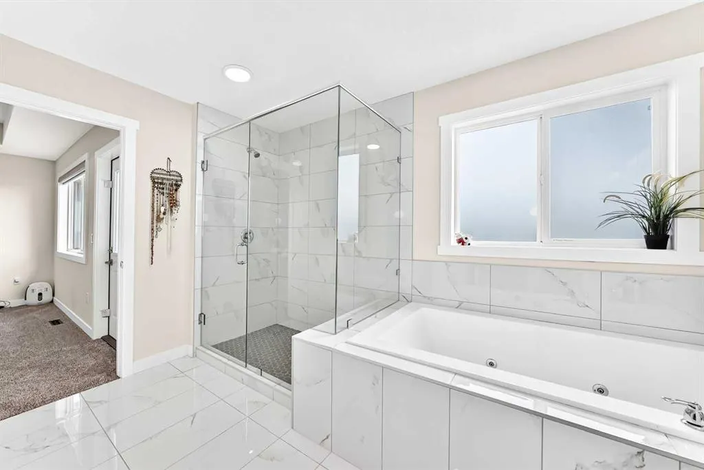 260 Corner Meadows Manor NE