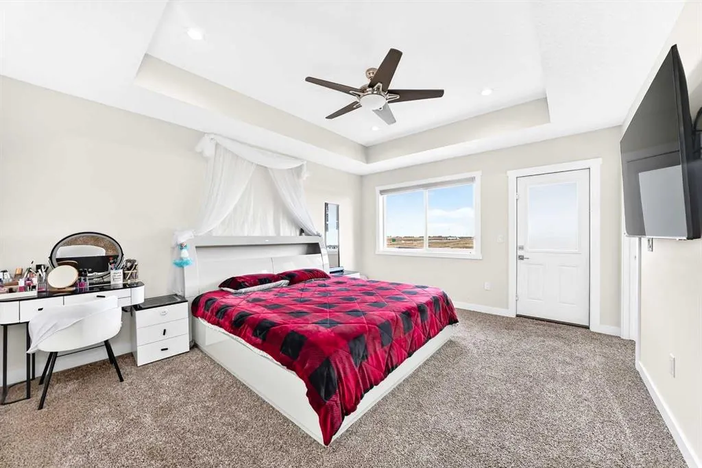 260 Corner Meadows Manor NE