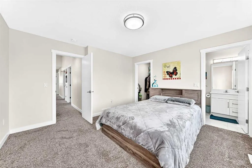 260 Corner Meadows Manor NE
