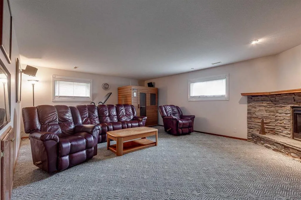 14 Kingston Drive