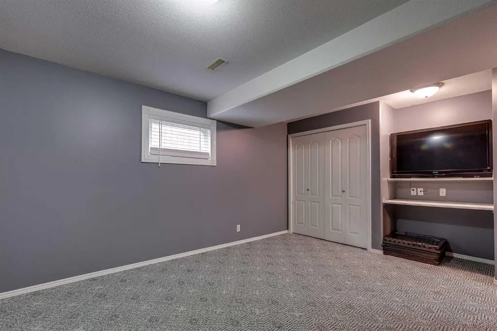 14 Kingston Drive