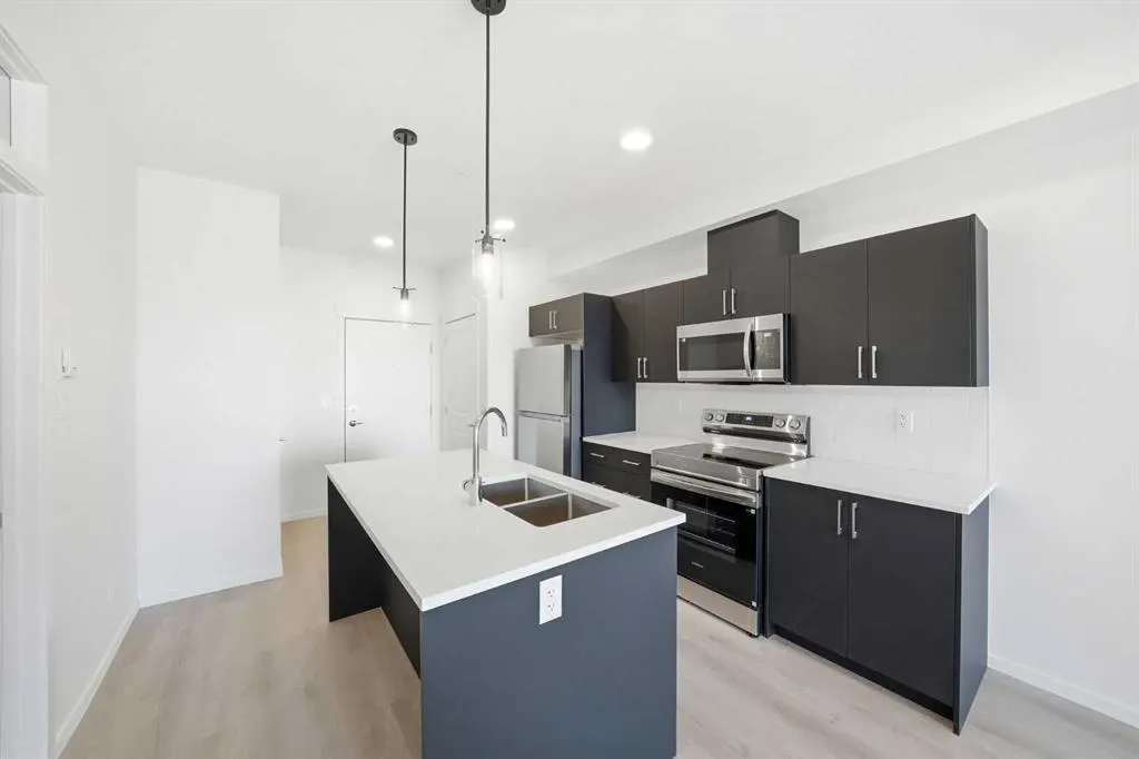 47 Creekview Gardens SW #1105