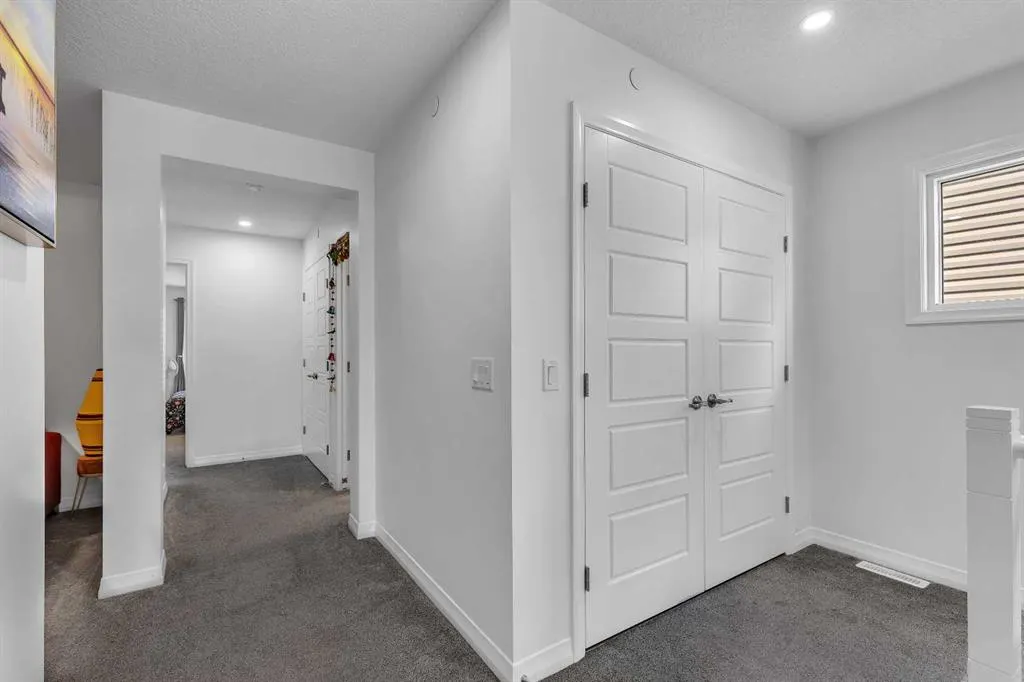 176 Howse Crescent NE