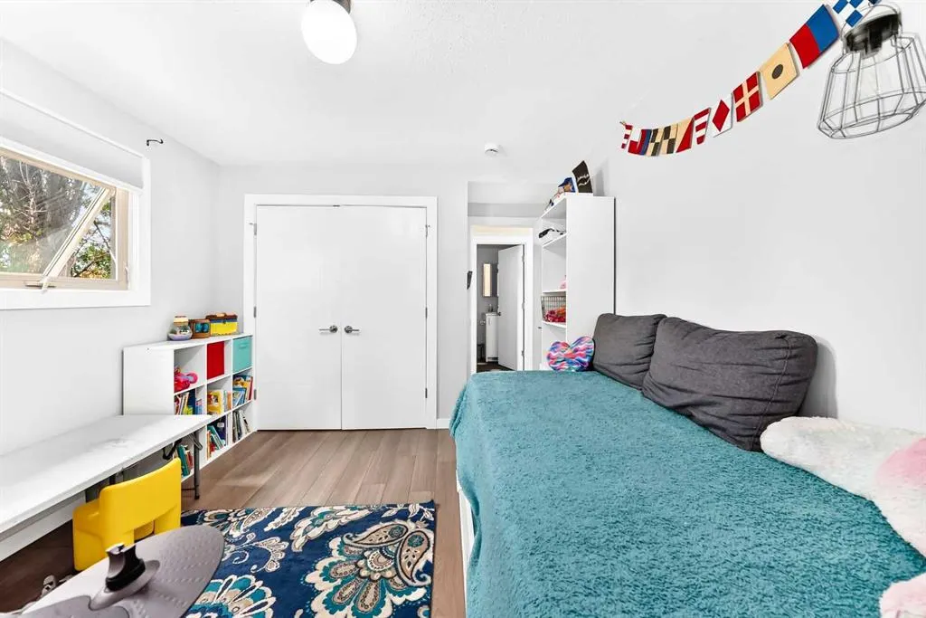 3313 42A Avenue Close