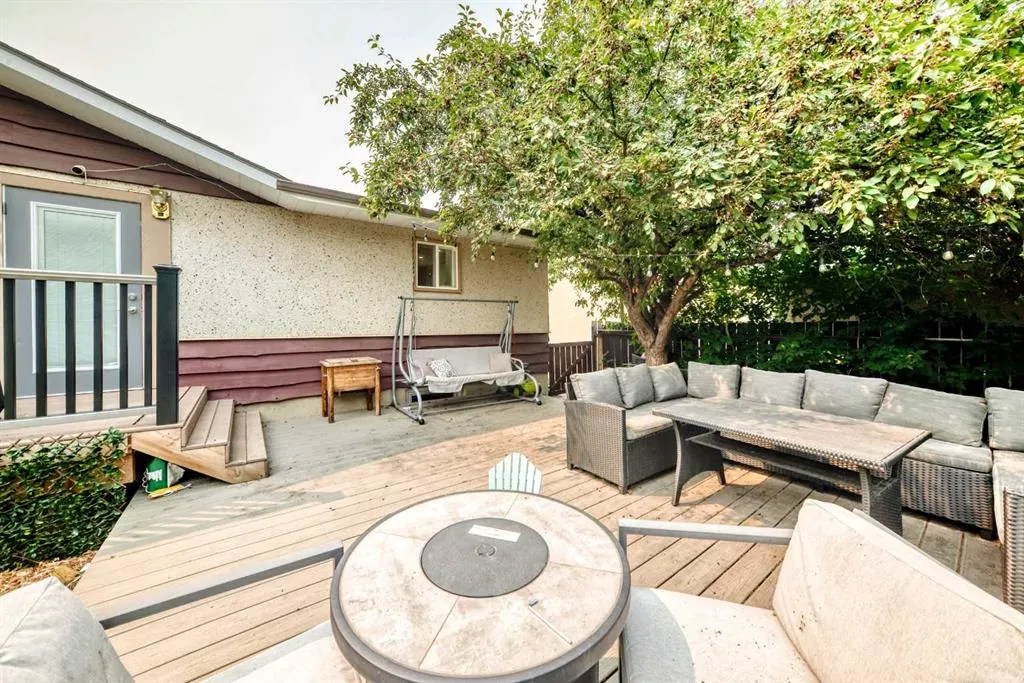 3313 42A Avenue Close