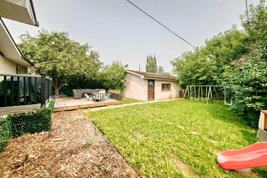 3313 42A Avenue Close