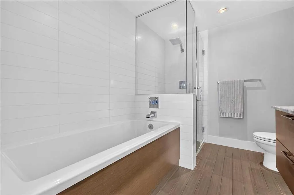 1111 10 Street SW #2406