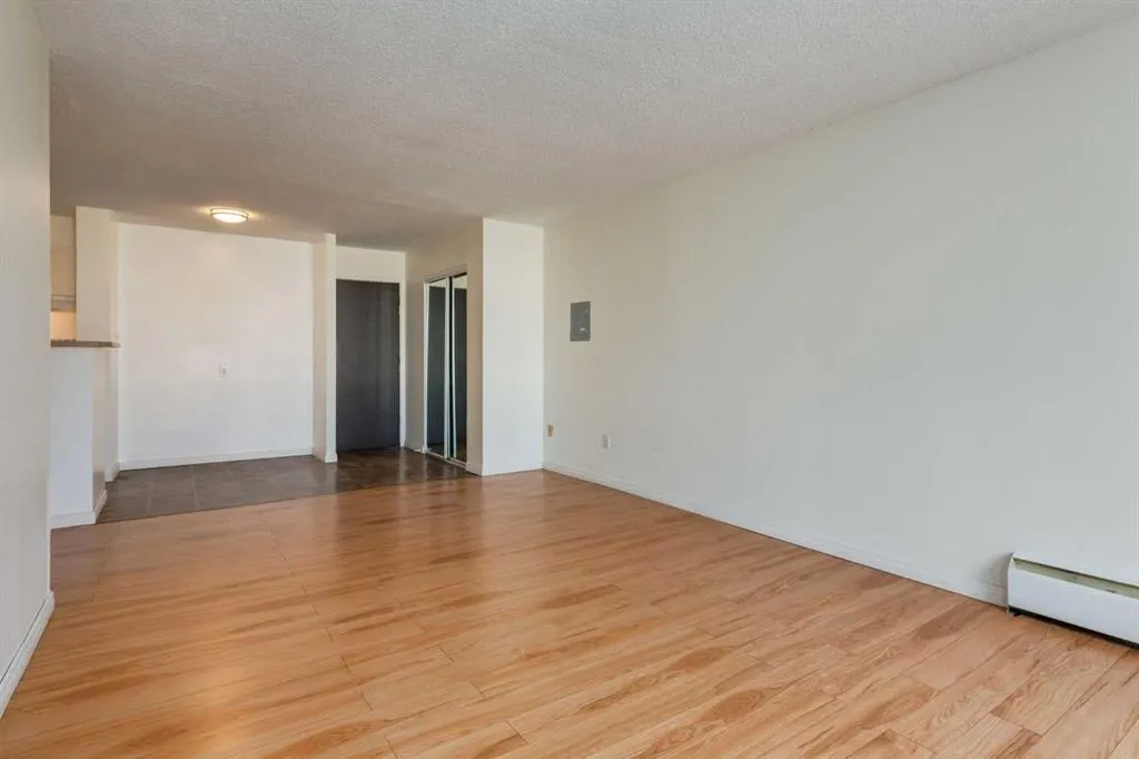 715 15 Avenue SW #303