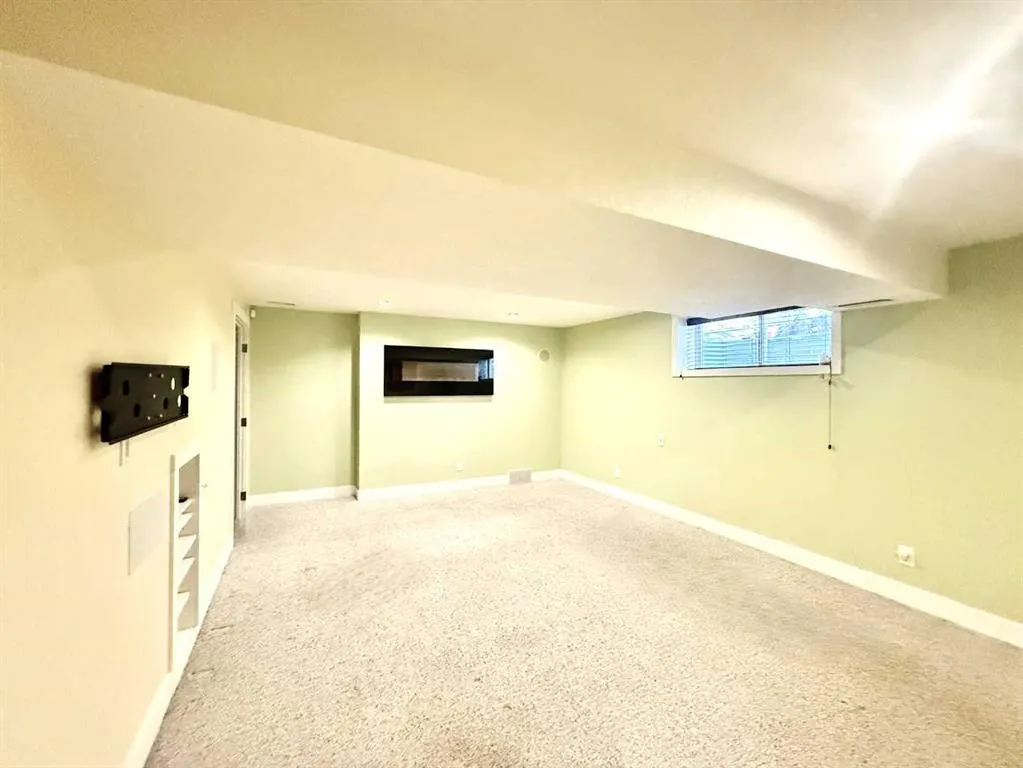 13 Tuscany Ridge Mews NW