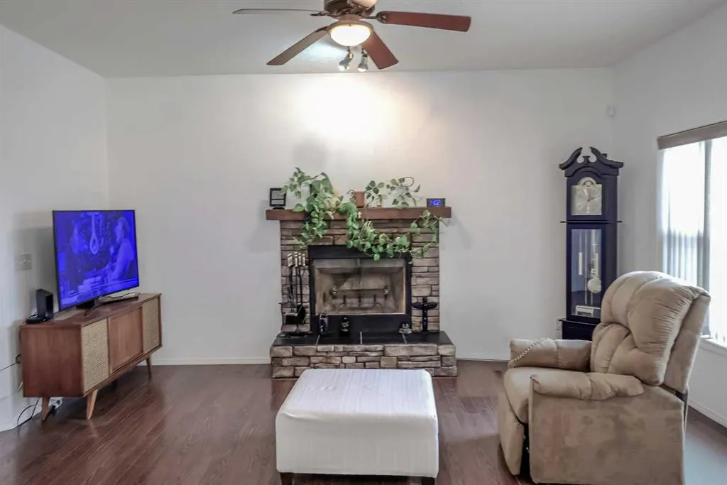13 Tuscany Ridge Mews NW