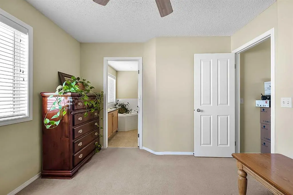 13 Tuscany Ridge Mews NW
