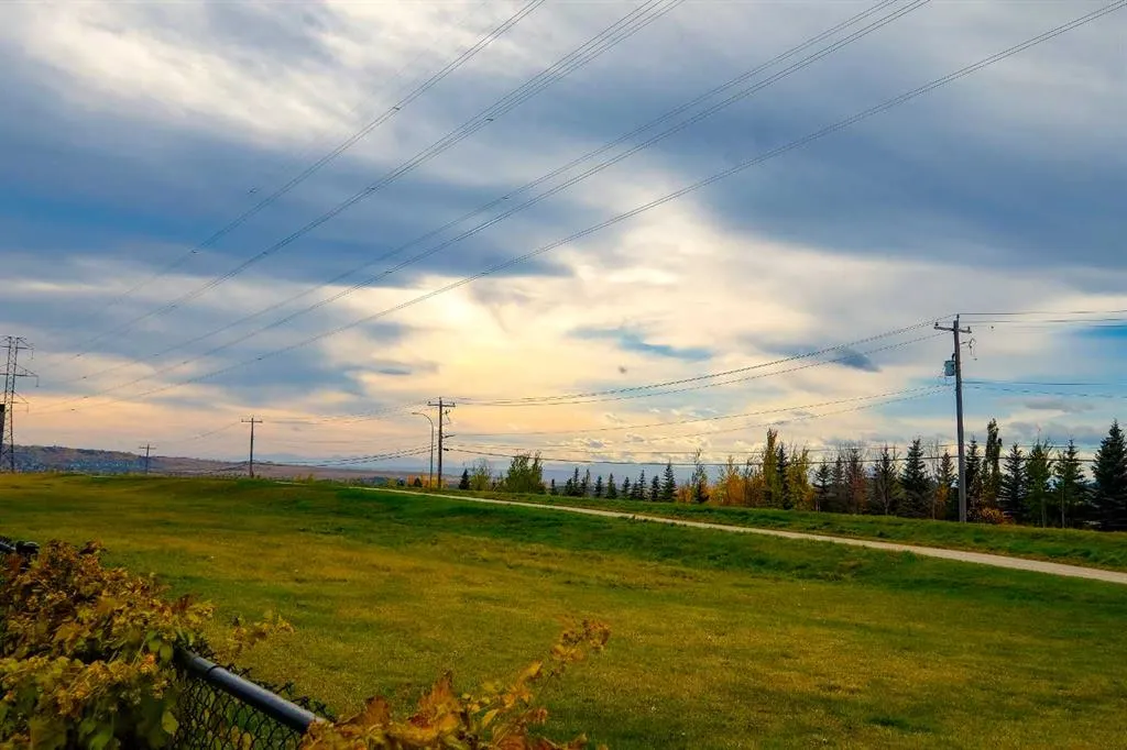 13 Tuscany Ridge Mews NW