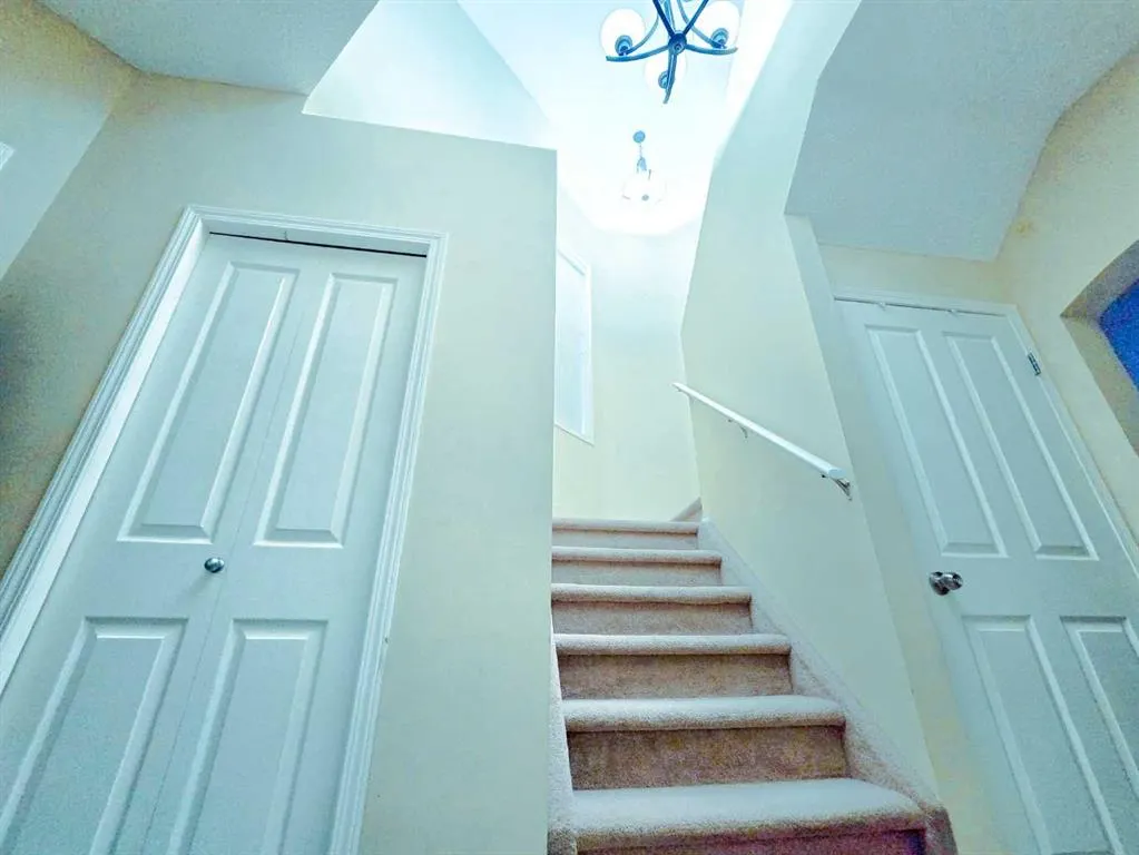 13 Tuscany Ridge Mews NW