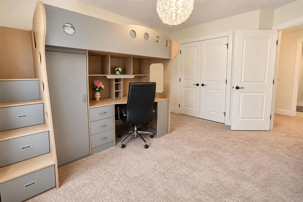 108 Kinniburgh Close