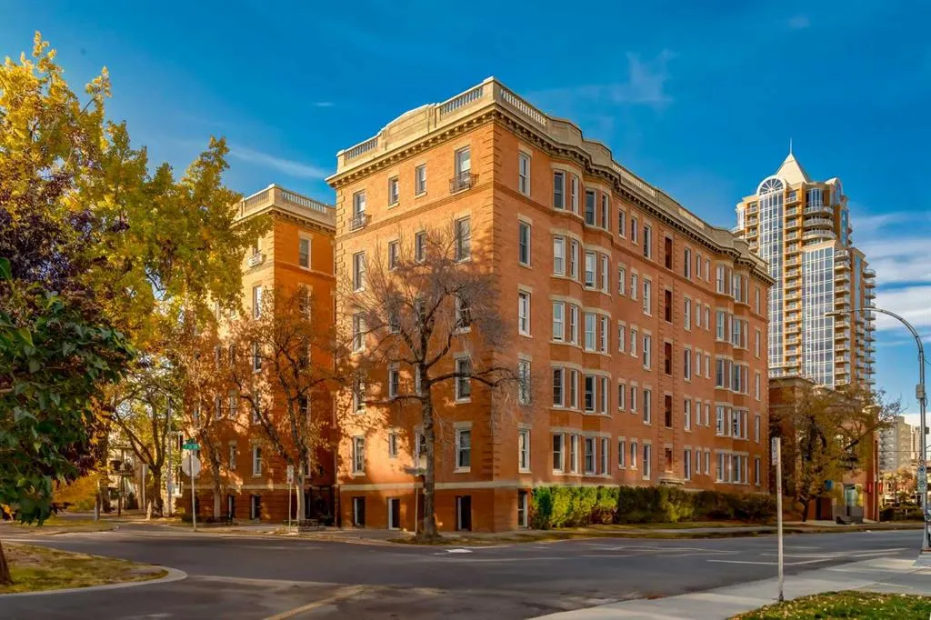 804 18 Avenue SW #203