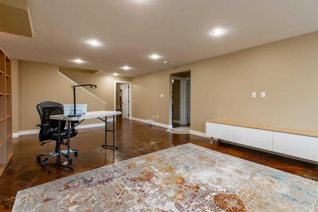 4 Canyoncrest Point W