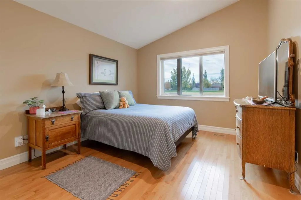 4 Canyoncrest Point W
