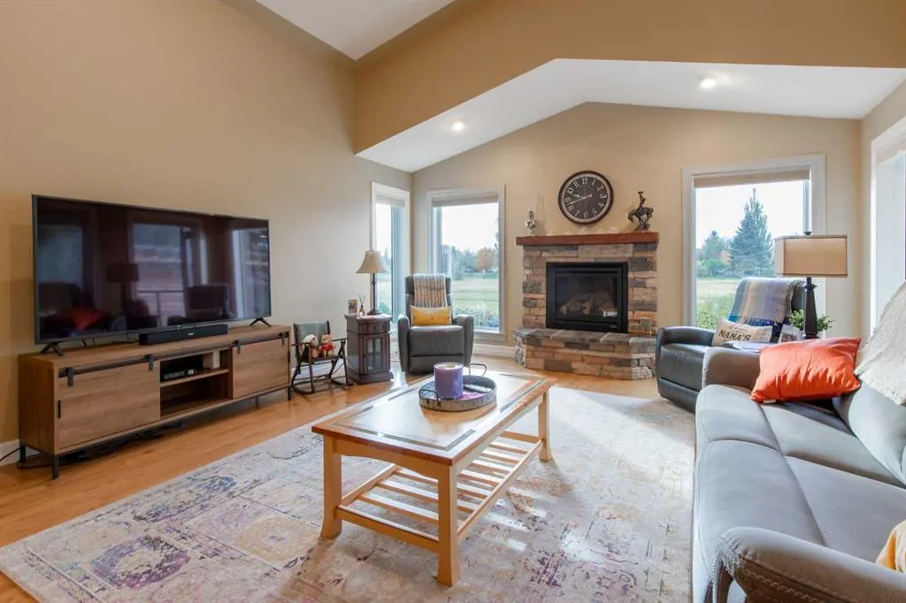 4 Canyoncrest Point W