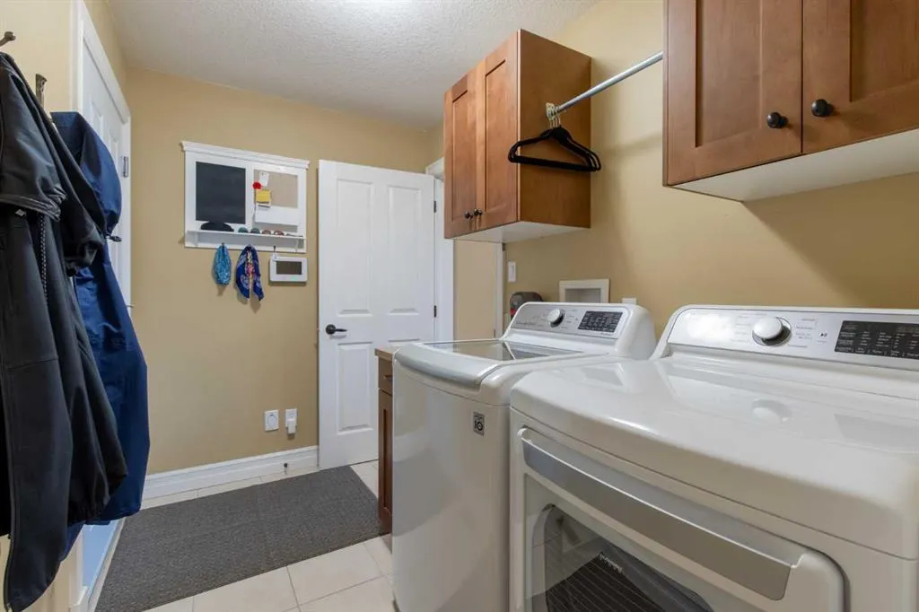 4 Canyoncrest Point W
