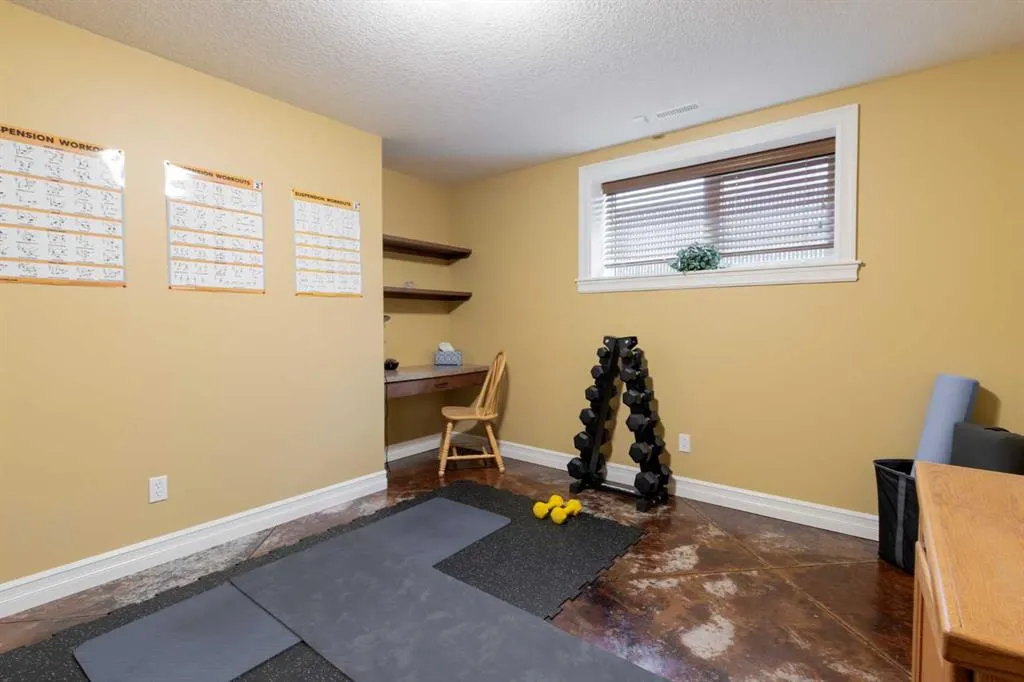 4 Canyoncrest Point W