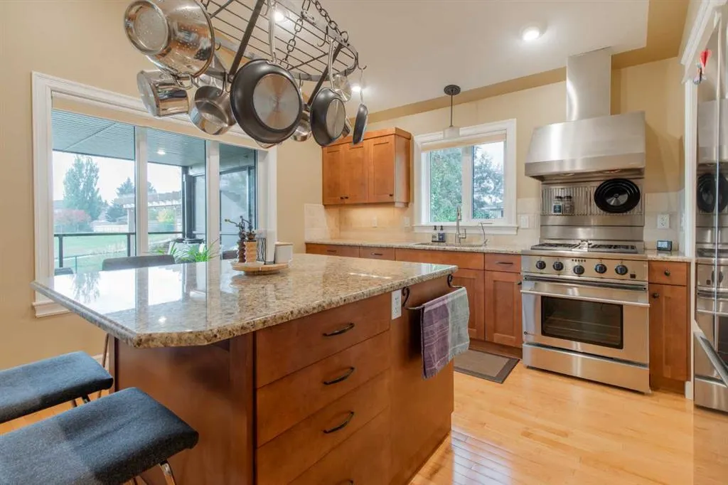 4 Canyoncrest Point W