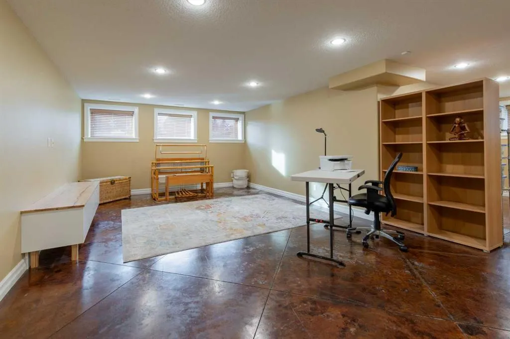 4 Canyoncrest Point W