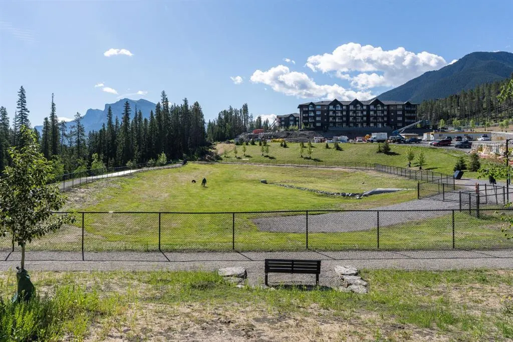10 Cascade Ridge #204