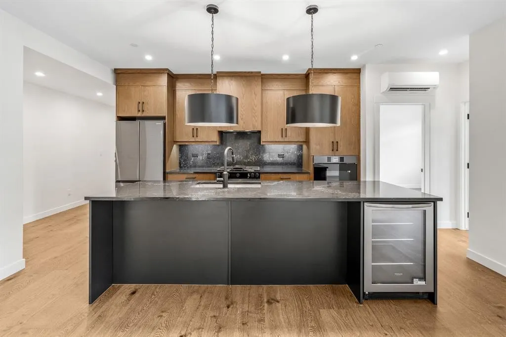 10 Cascade Ridge #204