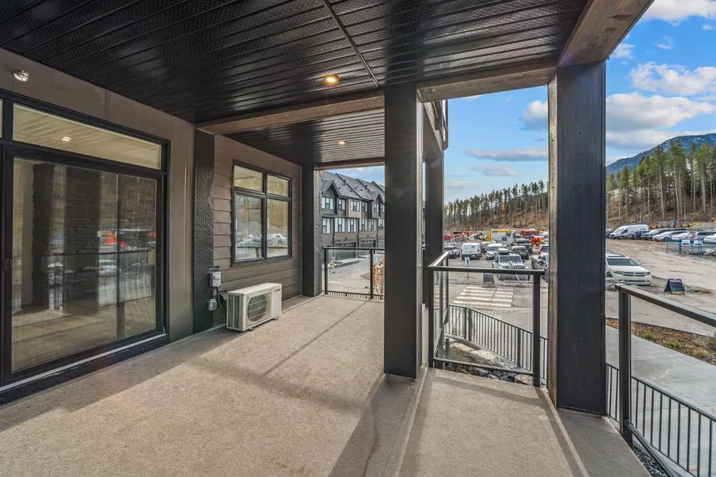 10 Cascade Ridge #204