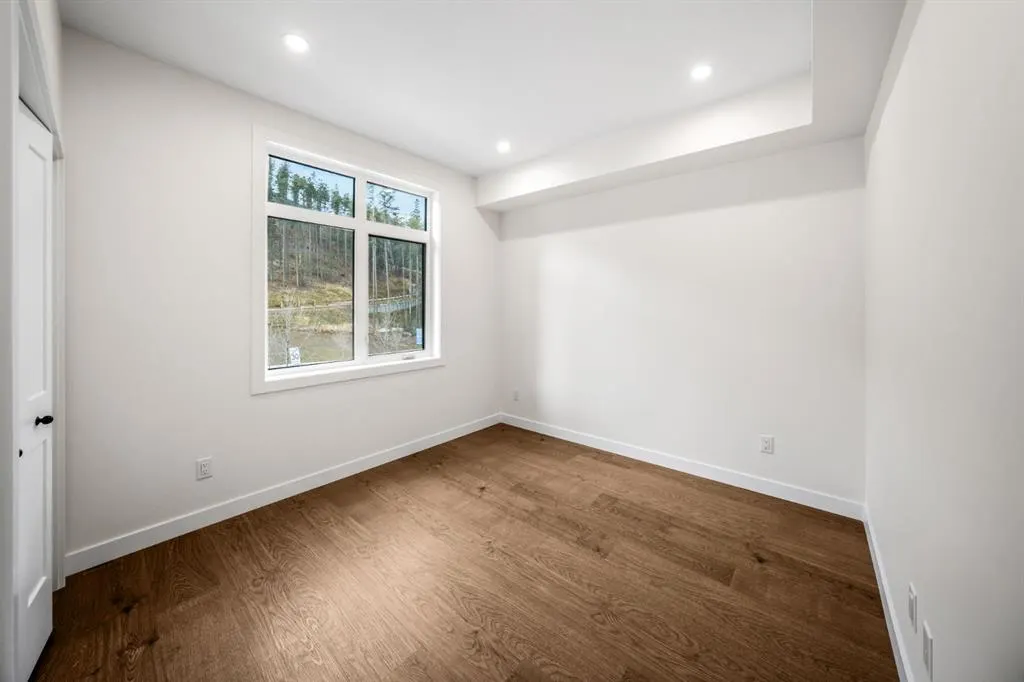 10 Cascade Ridge #204