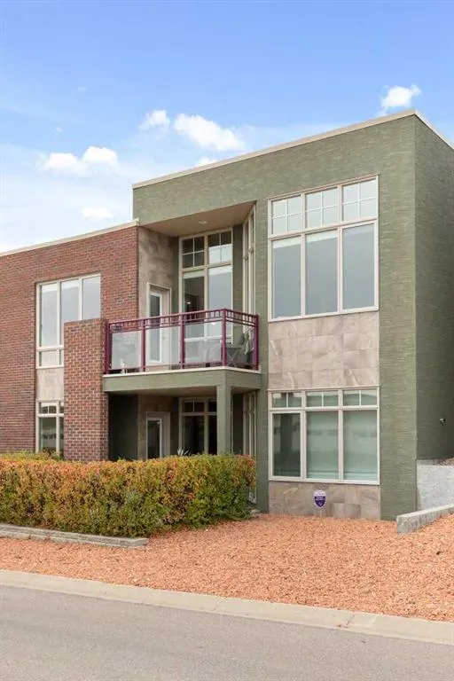 26 Palisades Lane NE